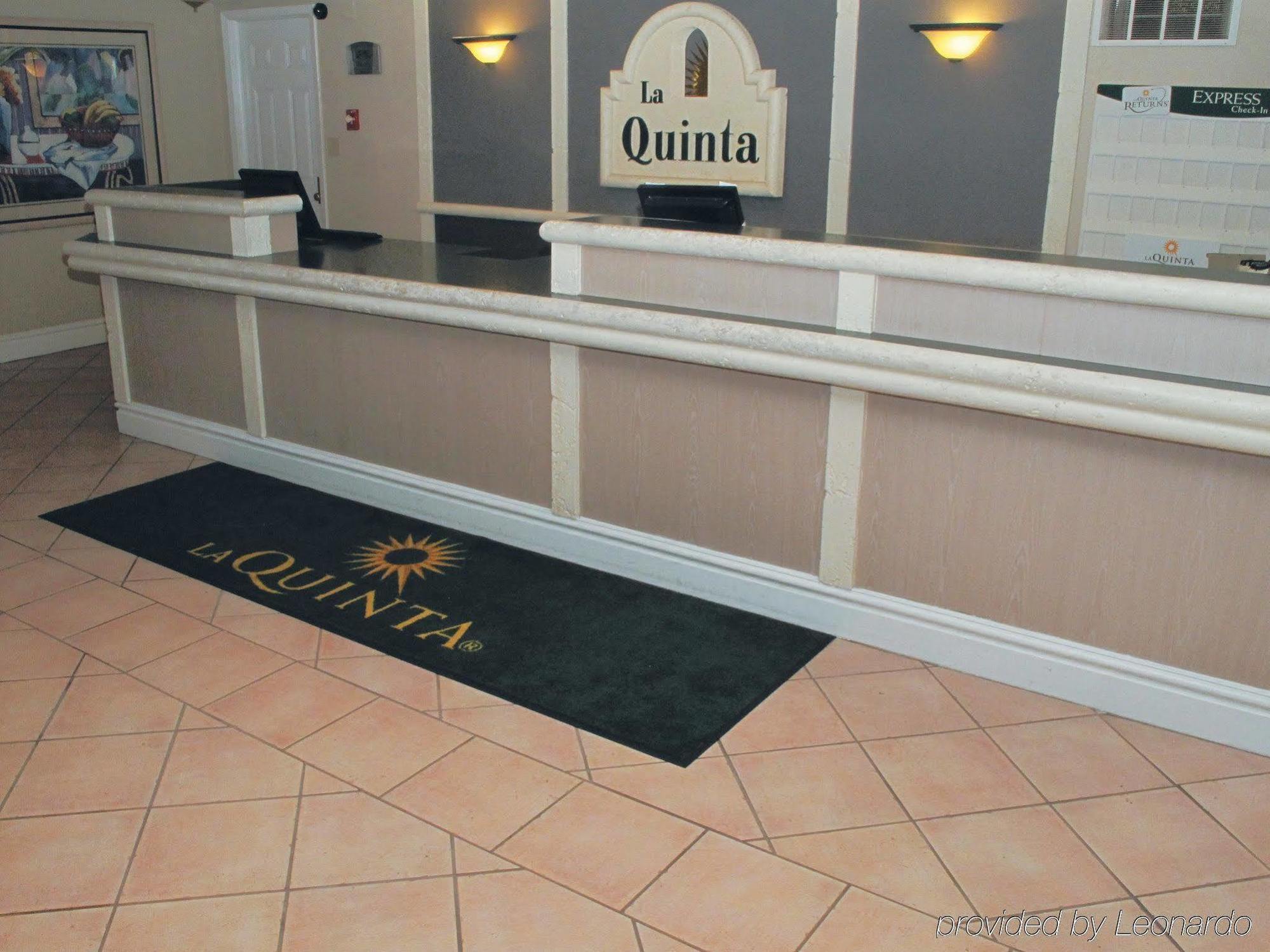 La Quinta Inn By Wyndham Moline Airport Exterior photo